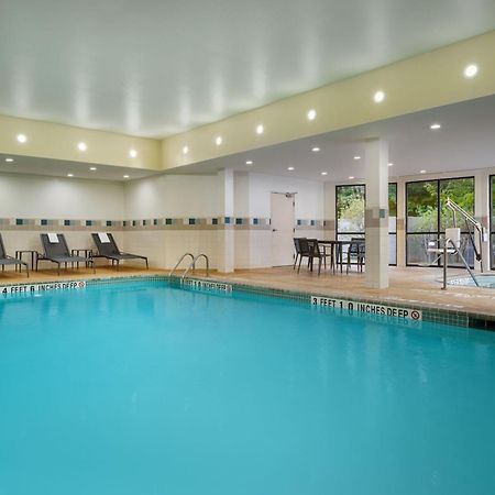 Courtyard By Marriott Kingston Hotel Buitenkant foto