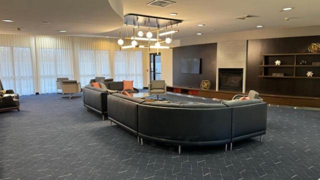 Courtyard By Marriott Kingston Hotel Buitenkant foto