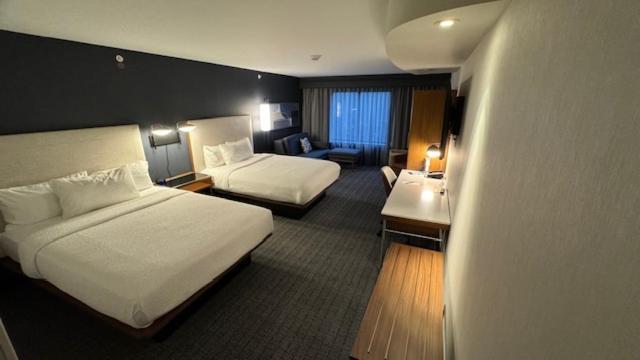 Courtyard By Marriott Kingston Hotel Buitenkant foto