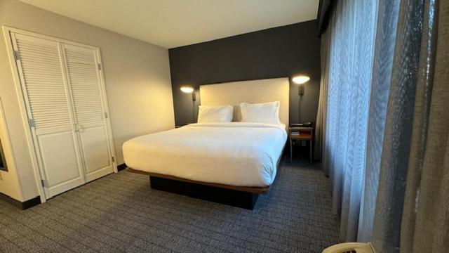 Courtyard By Marriott Kingston Hotel Buitenkant foto