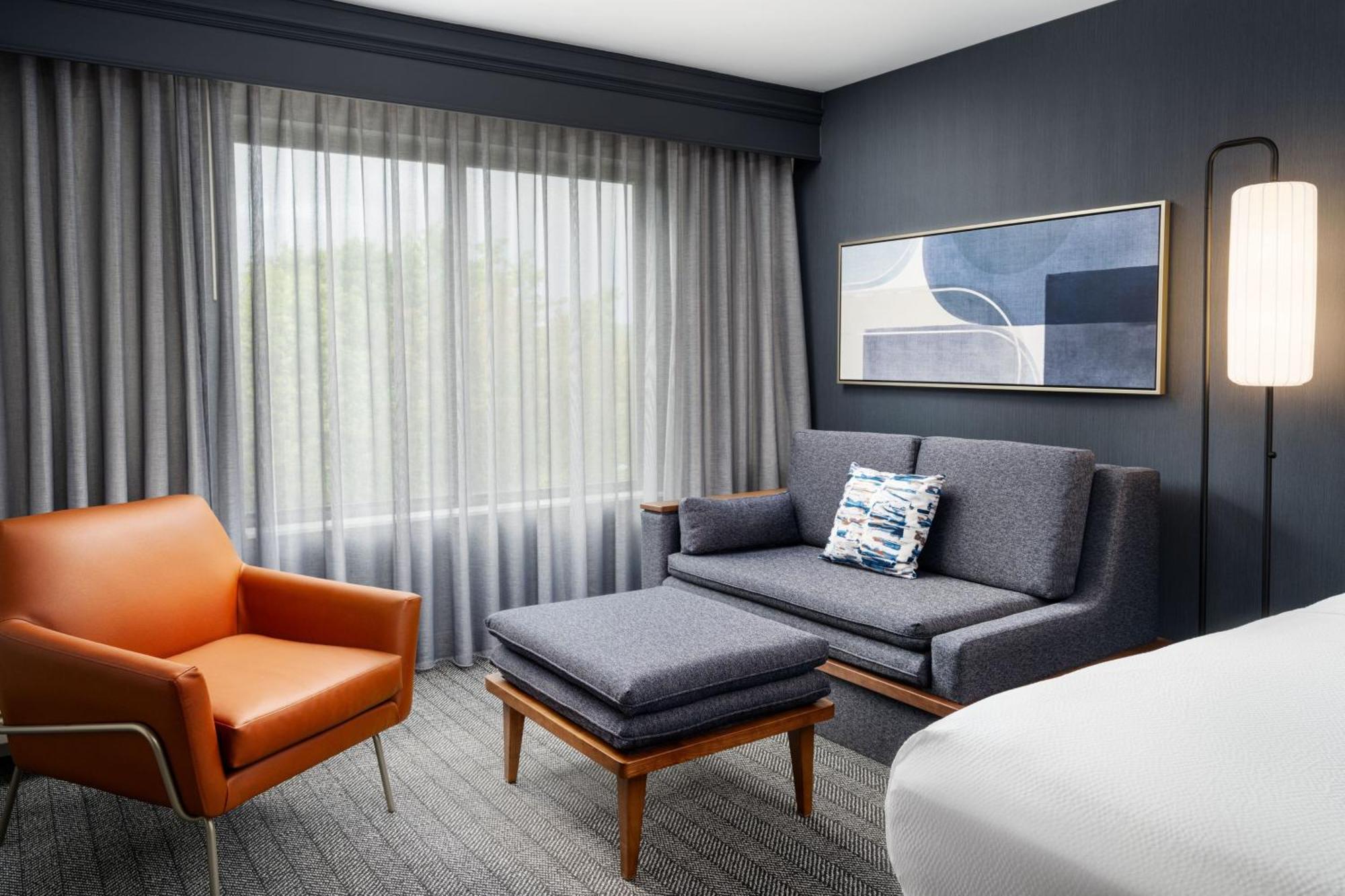 Courtyard By Marriott Kingston Hotel Buitenkant foto
