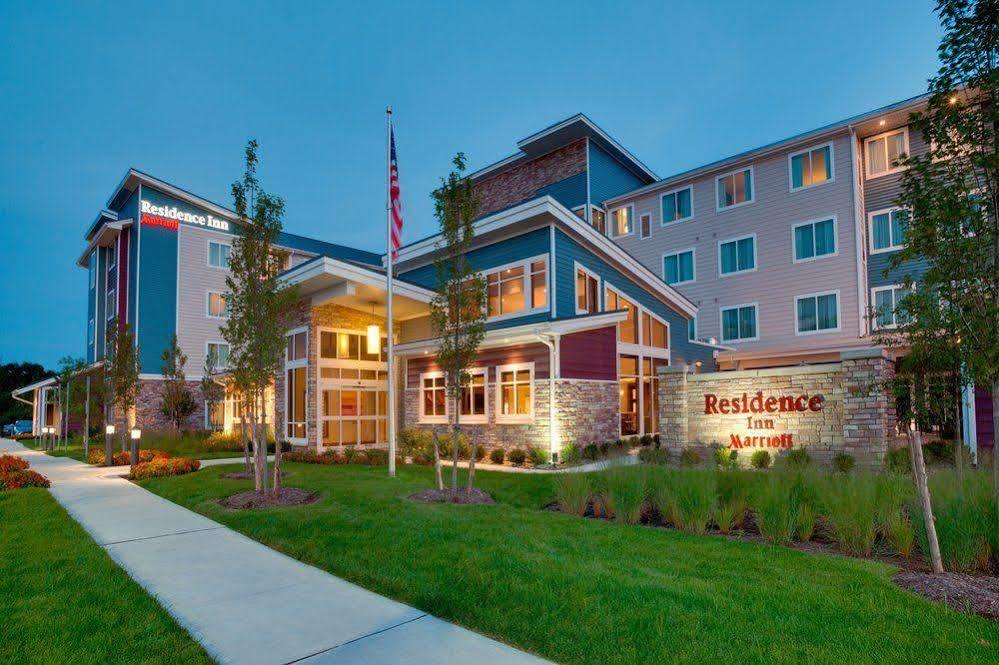 Courtyard By Marriott Kingston Hotel Buitenkant foto